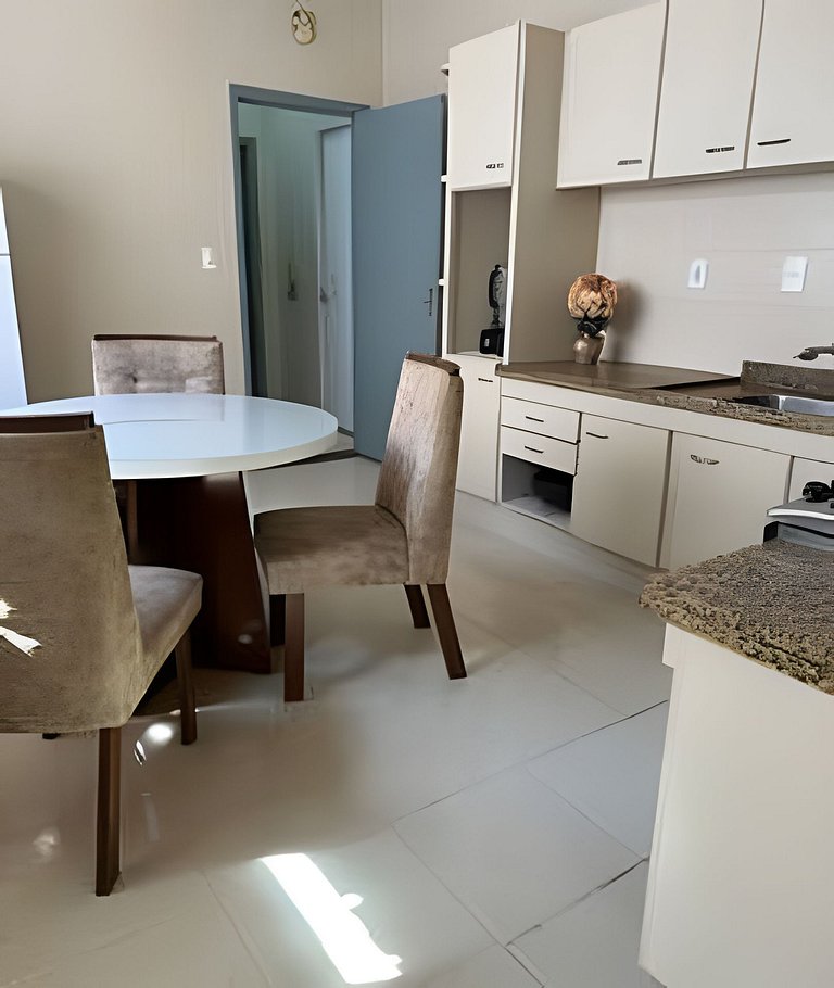 Casa aconchegante com ar-condicionado e garagem