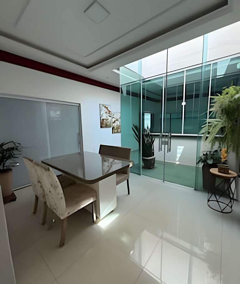 Casa grande c área gourmet churrasqueira 6 pessoas