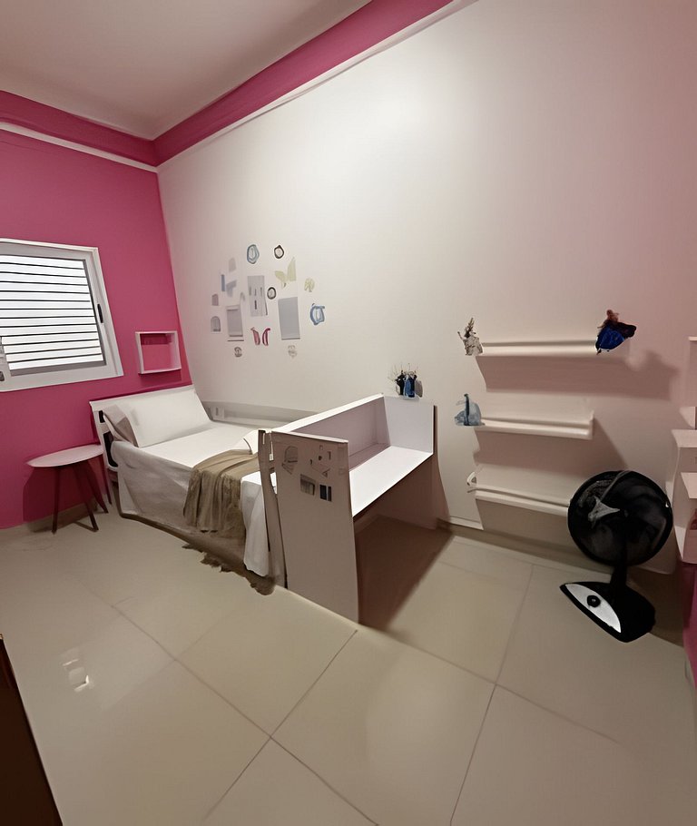 Casa grande c área gourmet churrasqueira 6 pessoas