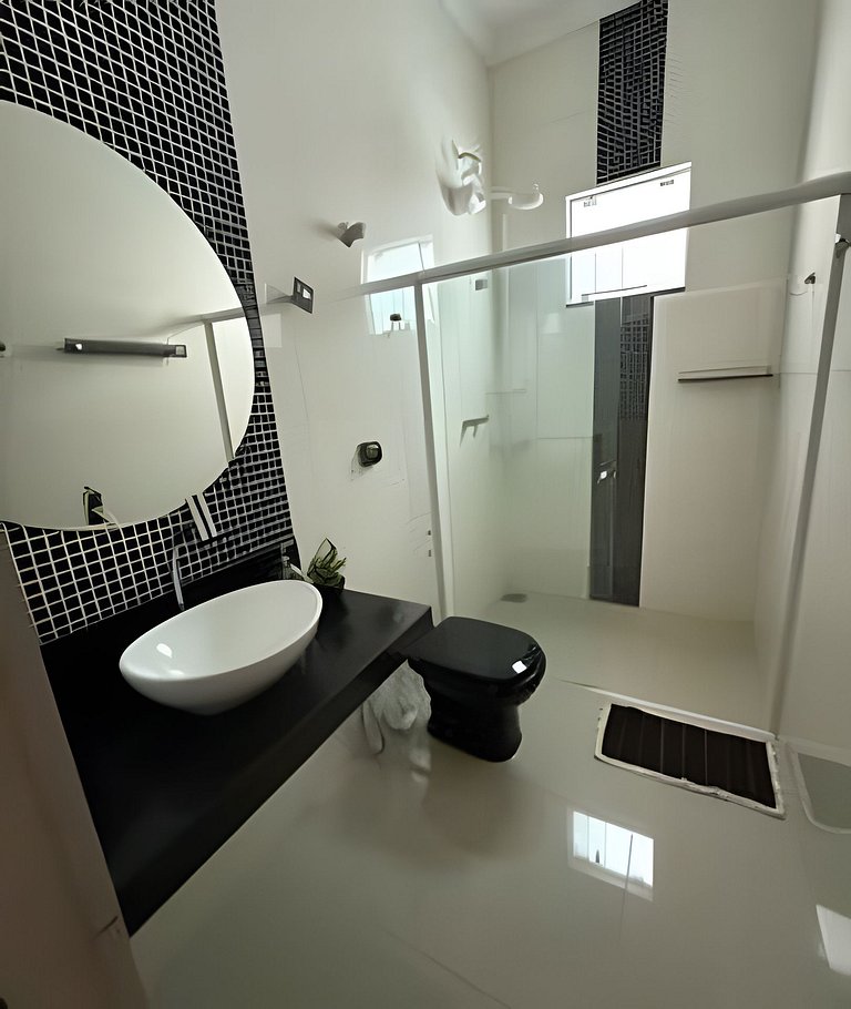 Casa grande c área gourmet churrasqueira 6 pessoas