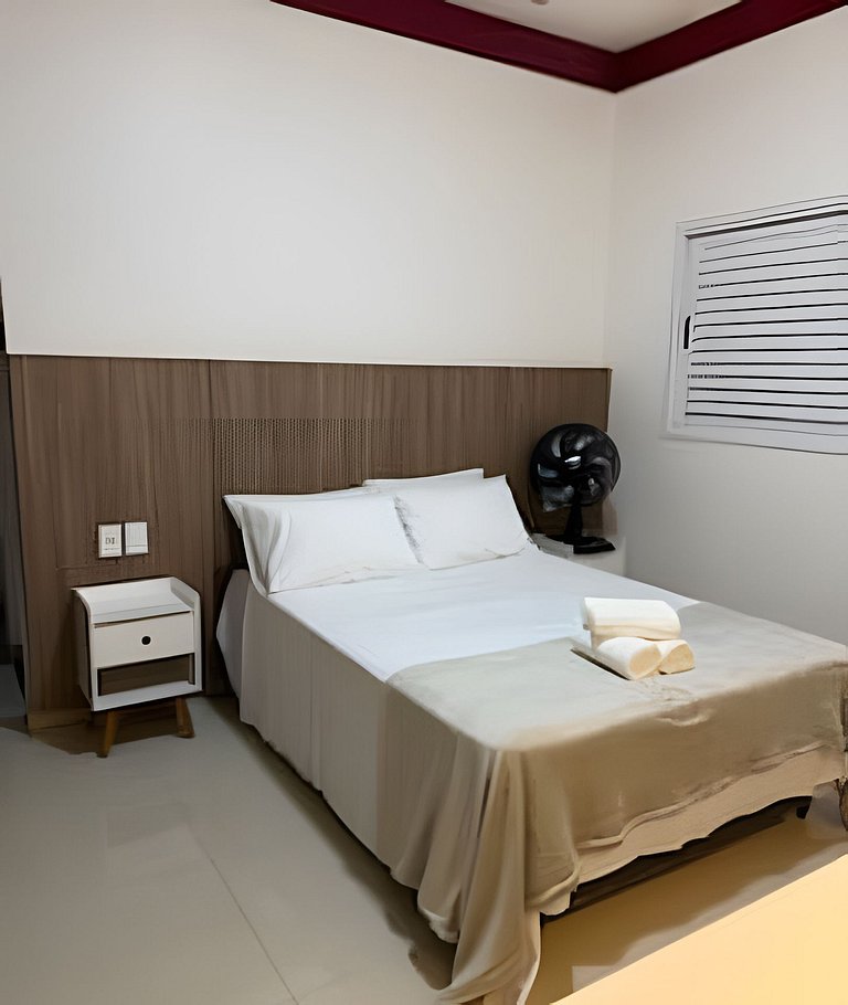 Casa grande c área gourmet churrasqueira 6 pessoas