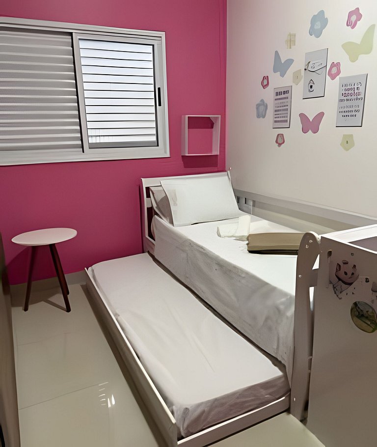 Casa grande c área gourmet churrasqueira 6 pessoas