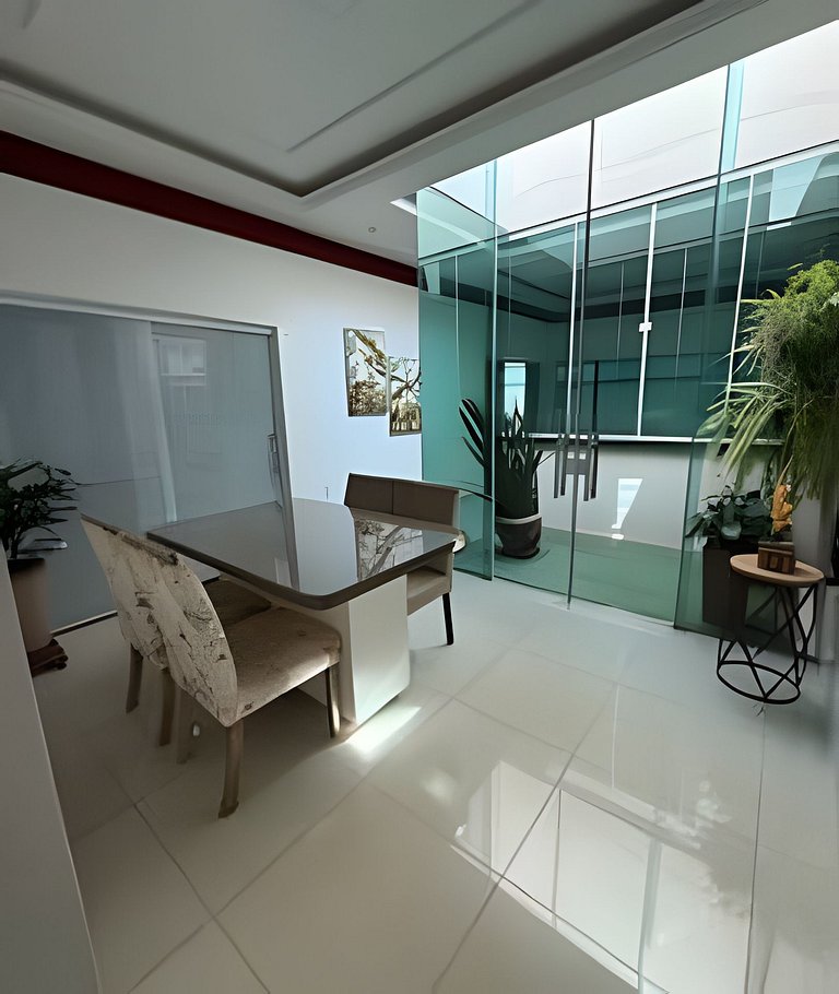 Casa grande c área gourmet churrasqueira 6 pessoas